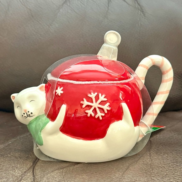 Cat with Christmas Ornament 18oz Ceramic Christmas Mug with Topper Lid